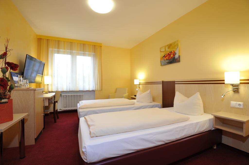 Hotel Apollo Garni Ratisbonne Extérieur photo